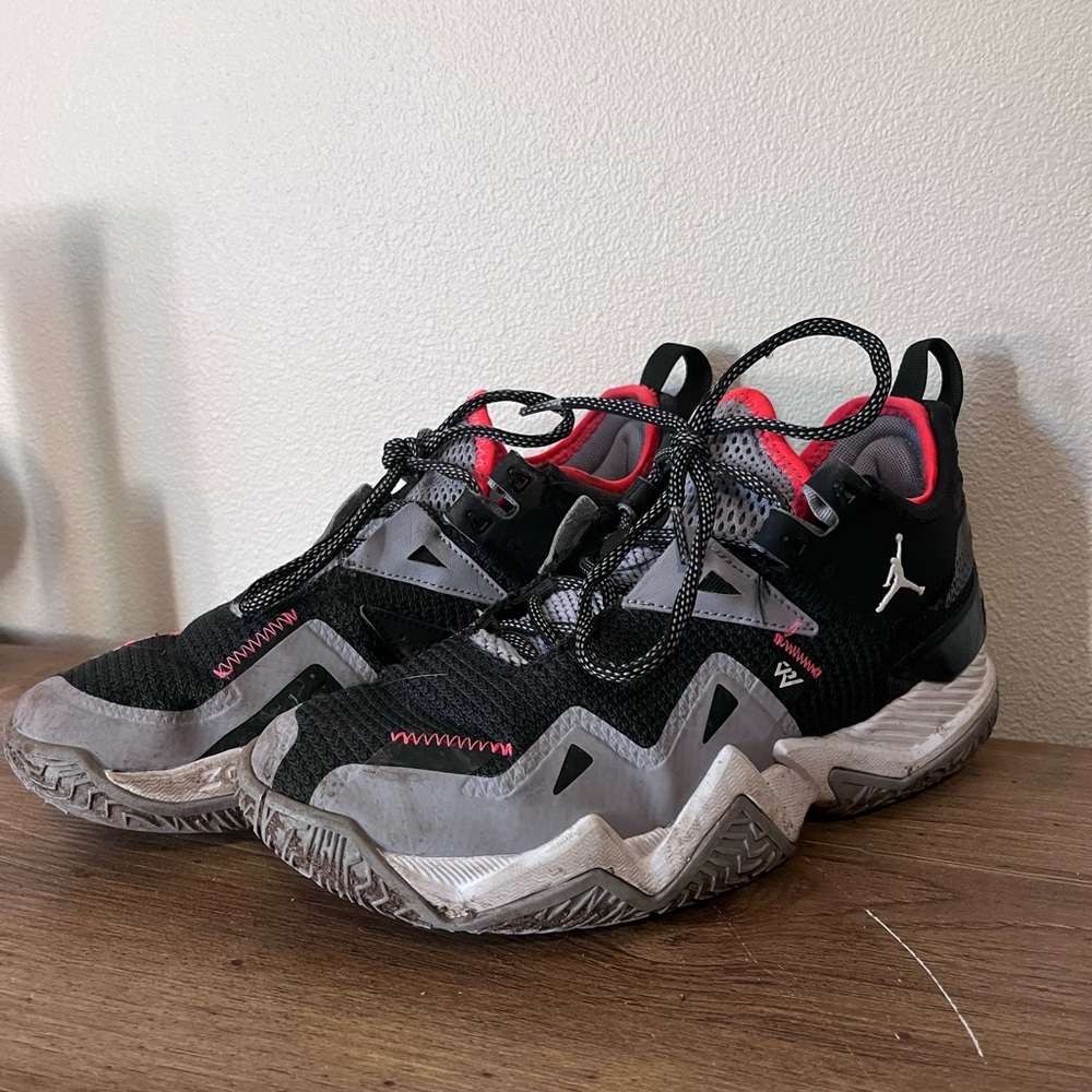 Jordan Black and Gray basketball Shoes with Red Highlights